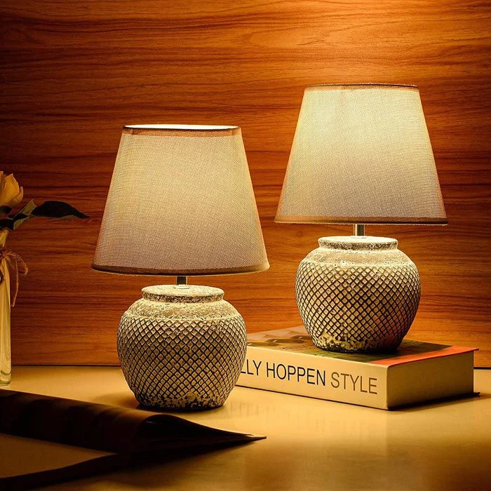 Schreibtischlampe BRUBAKER Grau, Leinenschrim, Keramik-Standfuß, 2 Stück 4 Schreibtischlampe BRUBAKER Grau, Leinenschrim, Keramik-Standfuß, 2 Stück – Bild 2