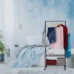 Relaxdays Garderobenständer 10027470, Mit Rollen, 2 Ablagen & 4 Haken, Metall, Schwarz -Maul Shop 315b243c033d77398a42f904020b7beafc1ea97f garderobenstaender relaxdays 10027470